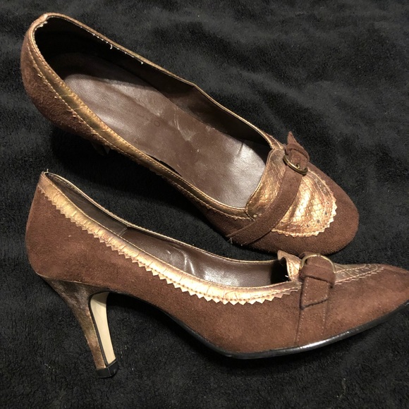 Brown with copper accent size 8 pumps FREE WITH PURCHASE JUST BUNDLE - Picture 2 of 5